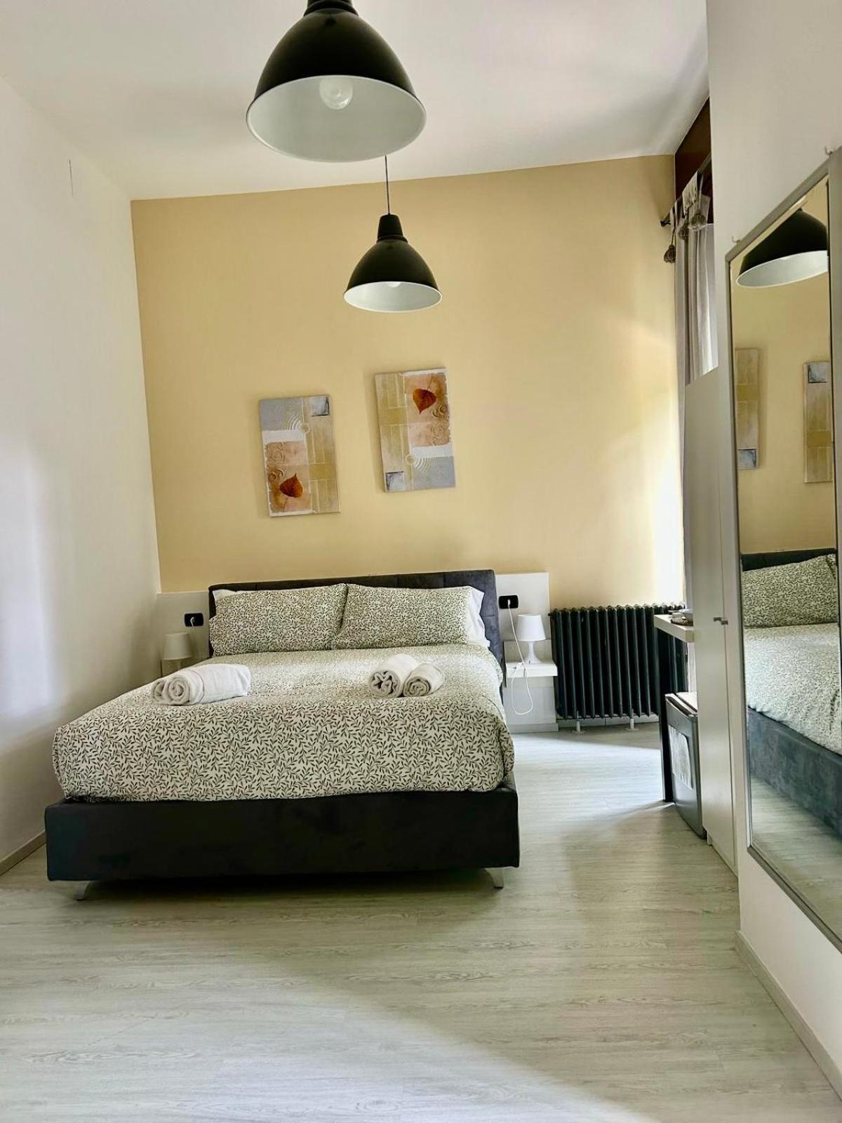 Casa Giulietta Hotel Desenzano del Garda Exterior photo